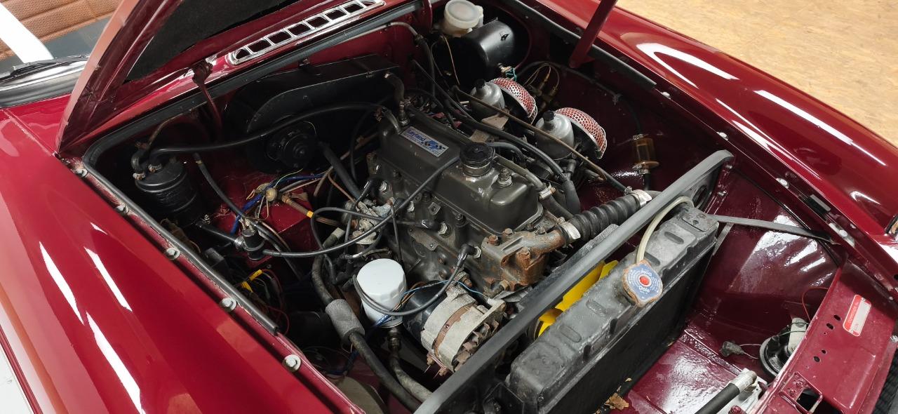 MG MGB Cabriolet - 1974 LesAnciennes.com