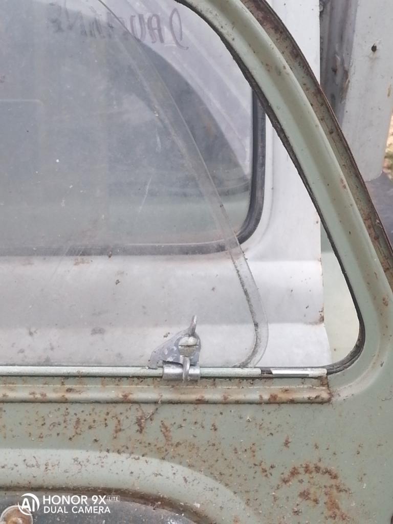 Pièces RENAULT Dauphiné porte ar droite verte LesAnciennes.com