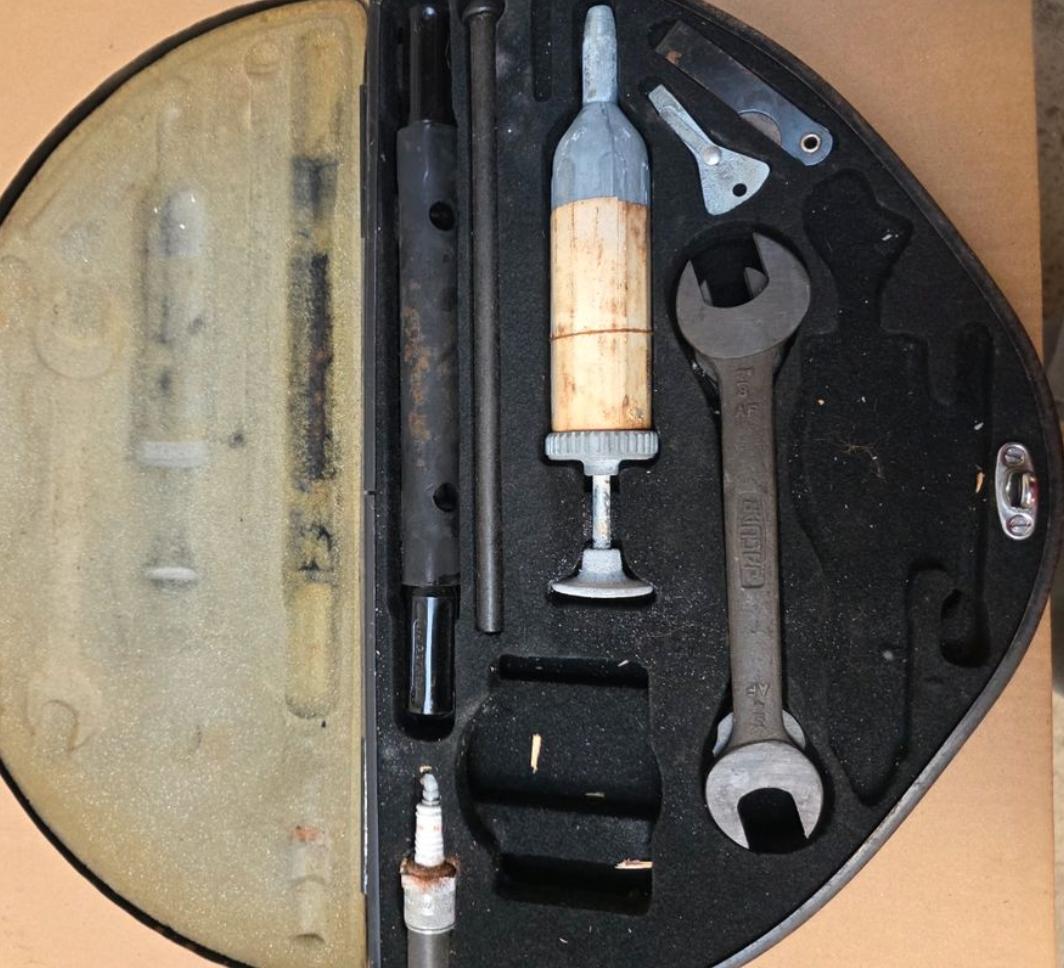 Trouse à outils pour Jaguar type E mark 2 mark 10 LesAnciennes.com