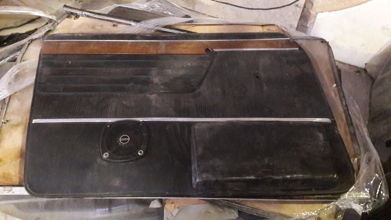 Vitre fixe porte AR BMW 2500 à 3.3Li E3 LesAnciennes.com