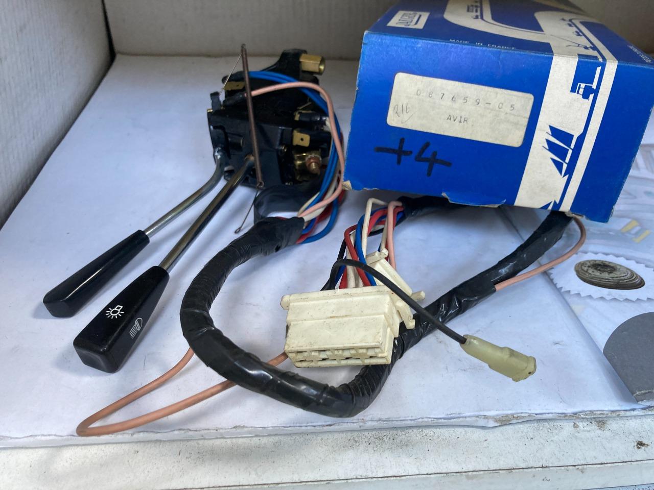 Comodo neuf RENAULT 16 (R16) LesAnciennes.com