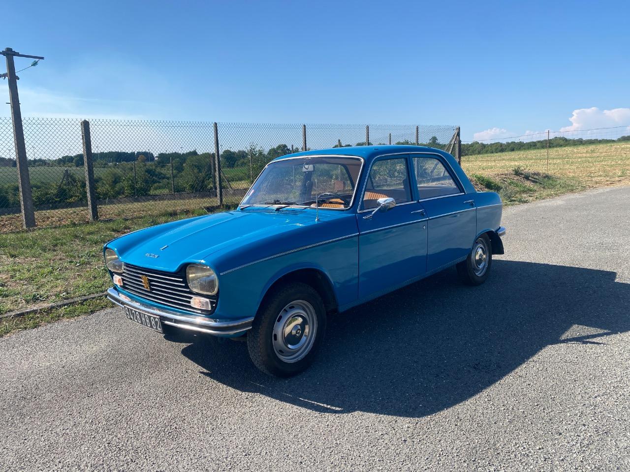 PEUGEOT 204 Berline - 1975 LesAnciennes.com