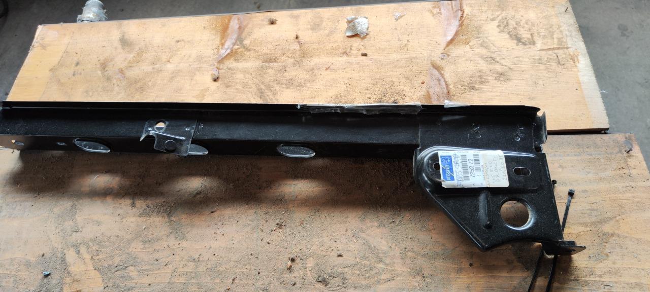 Longeron plancher arrière Peugeot 405 srd LesAnciennes.com