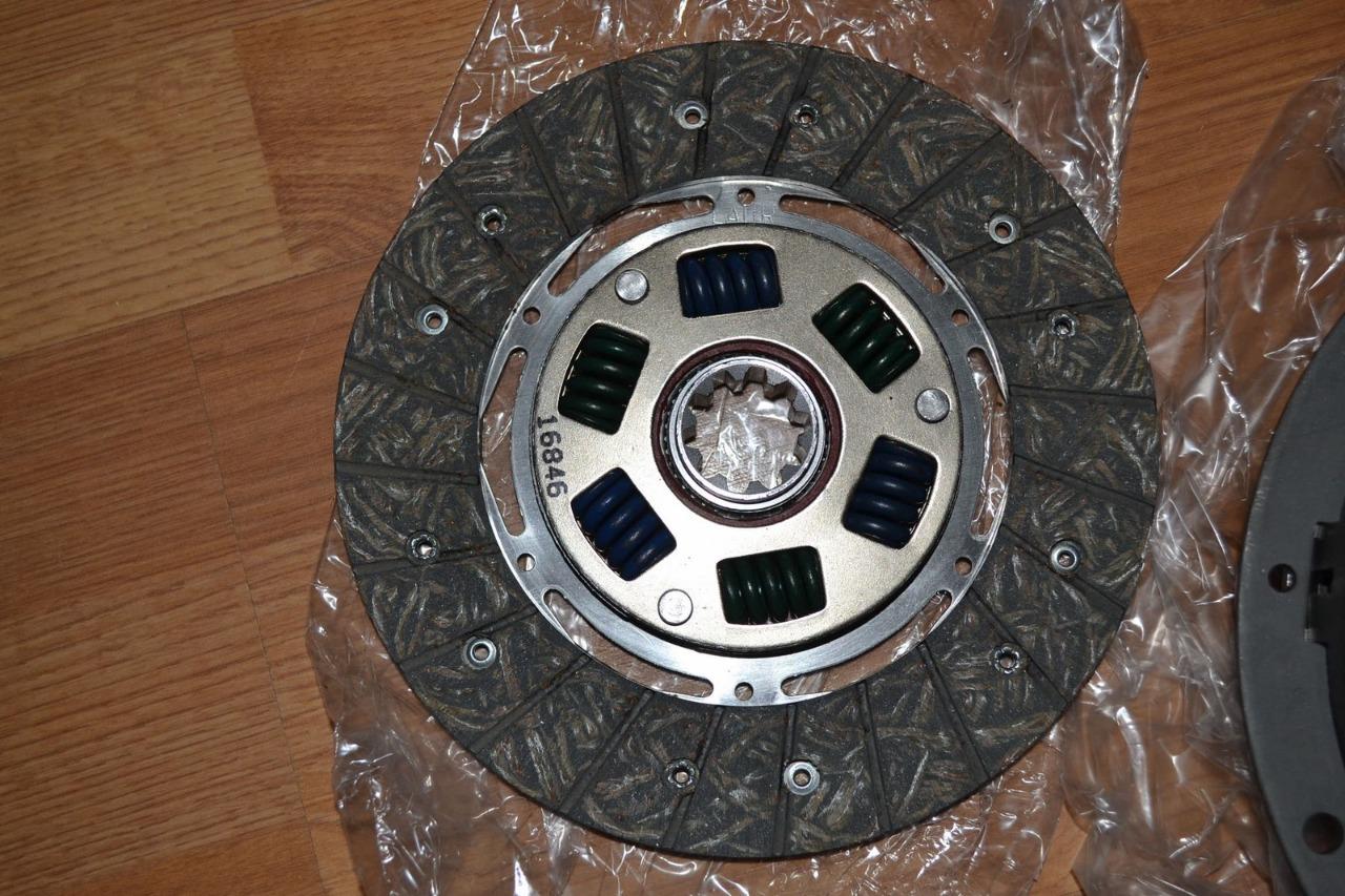 Disque d'embrayage PEUGEOT 203, 200mm, neuf LesAnciennes.com