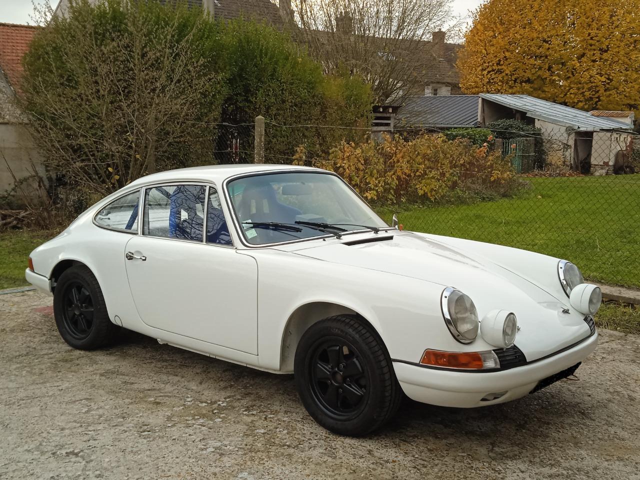 PORSCHE 911 2.2 - 1970 LesAnciennes.com