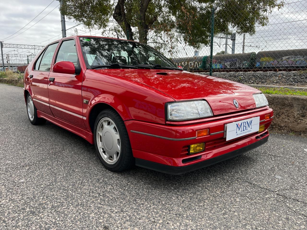 RENAULT 19 (R19) 16s Chamade - 1992 LesAnciennes.com