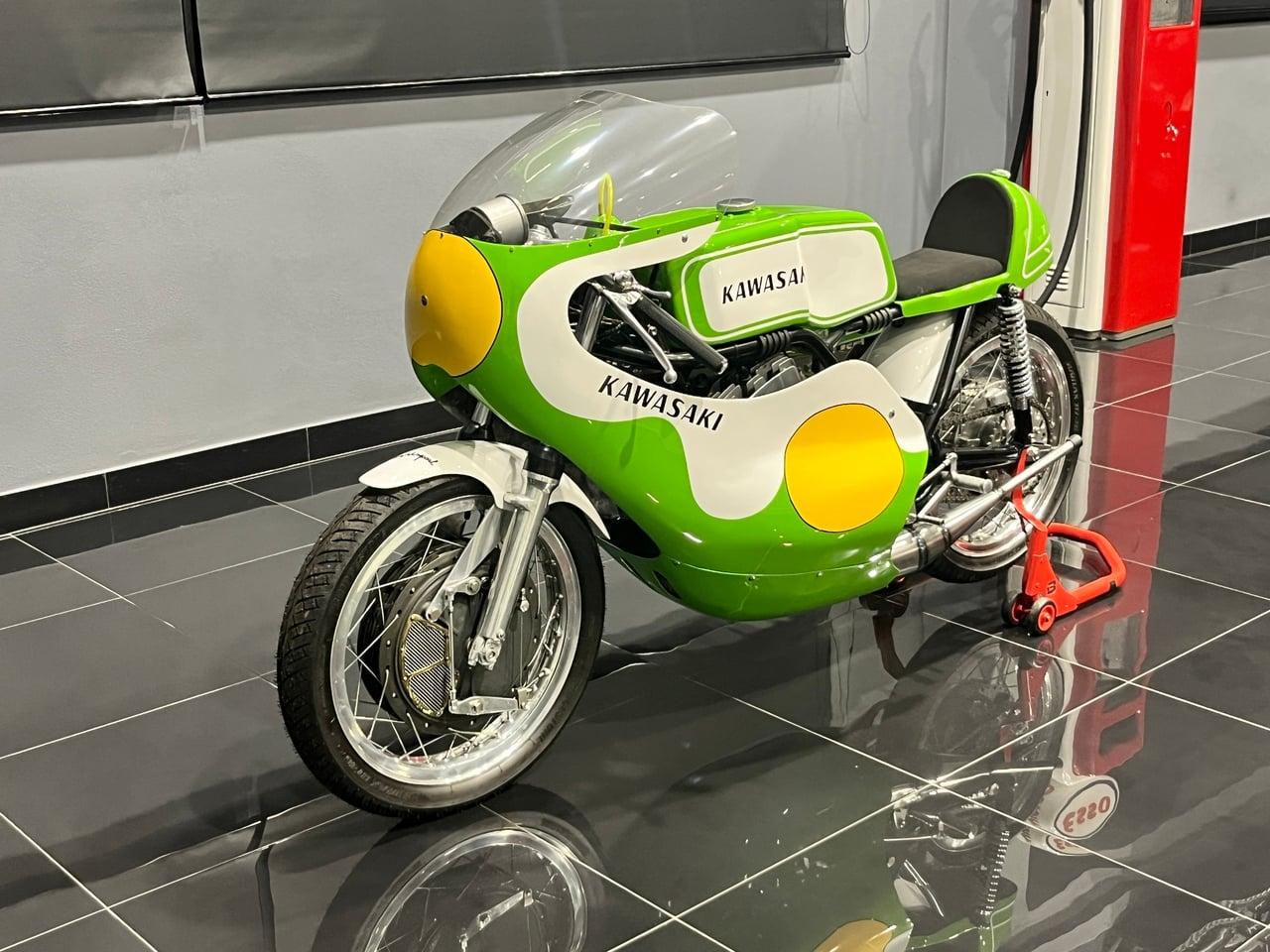1969 Kawasaki 500 H1R Replica LesAnciennes.com