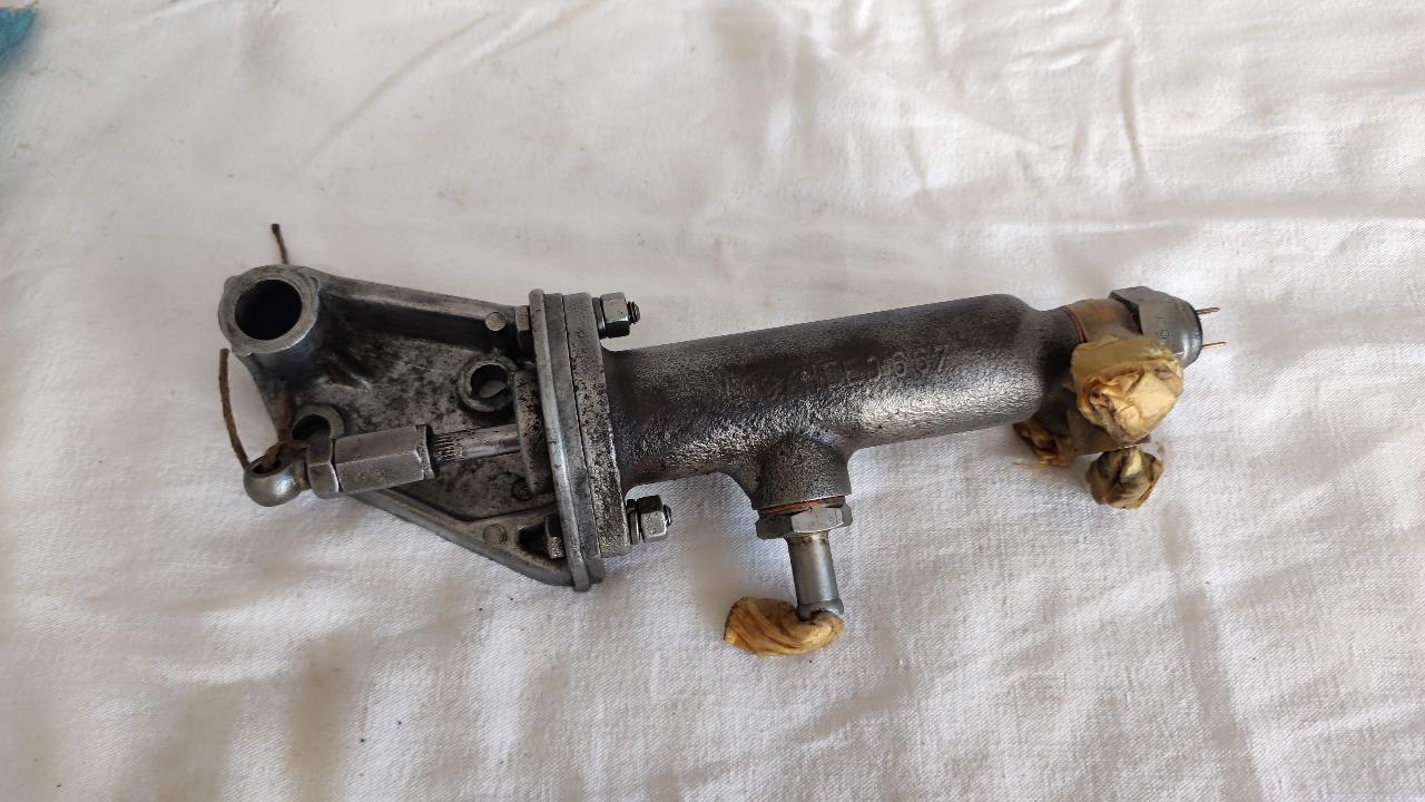 Maître cylindre frein R8 R10 diamètre 19 mm LesAnciennes.com