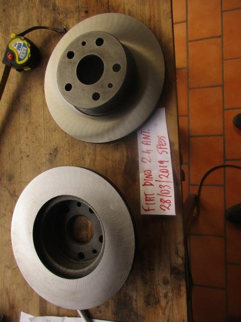 Disques de frein avant pour Fiat Dino 2400 LesAnciennes.com