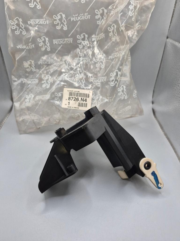 Support Verrou Coffre PEUGEOT 406 LesAnciennes.com