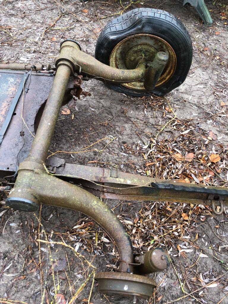 Essieu arrière de CITROEN 2CV LesAnciennes.com