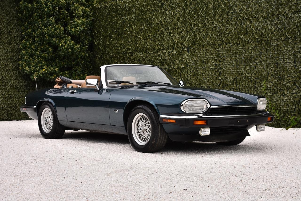 1992 Jaguar XJS Convertible 5,3L V12 (42k miles) LesAnciennes.com
