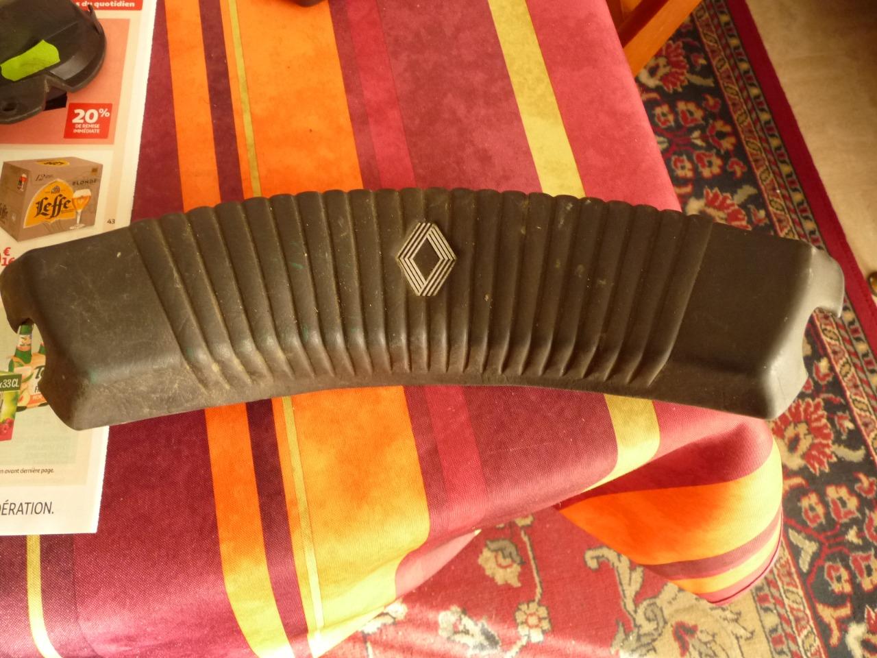 Pièces RENAULT 12 CENTRE DE VOLANT PHASE 1 LesAnciennes.com