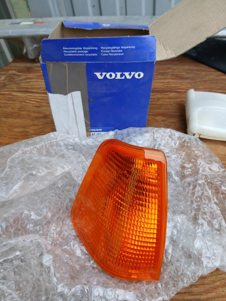 Clignotant VOLVO 440 LesAnciennes.com