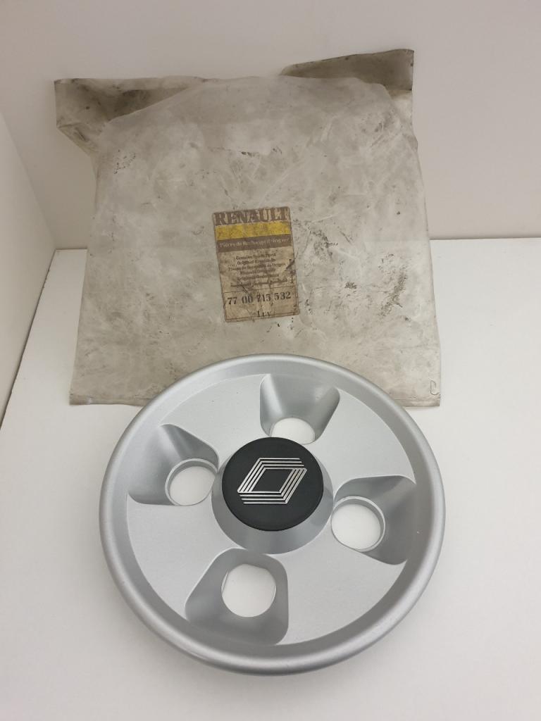 Enjoliveur de roue Renault 9 / 11 LesAnciennes.com