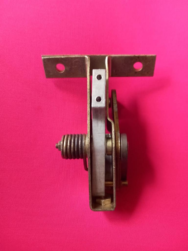 Serrure FIAT 600 LesAnciennes.com