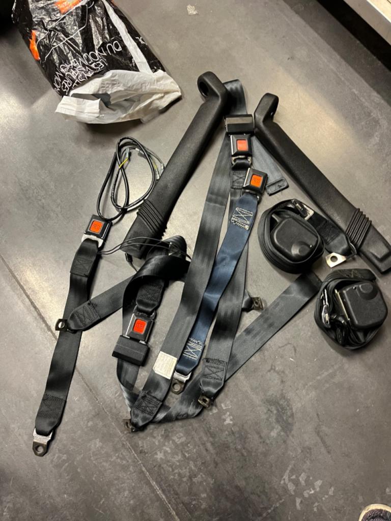 Ceinture Arrière Droit Pour Jeep Wrangler 3 - Occasion, Modèle 2.0i Turbo, 2021, 69854 Km