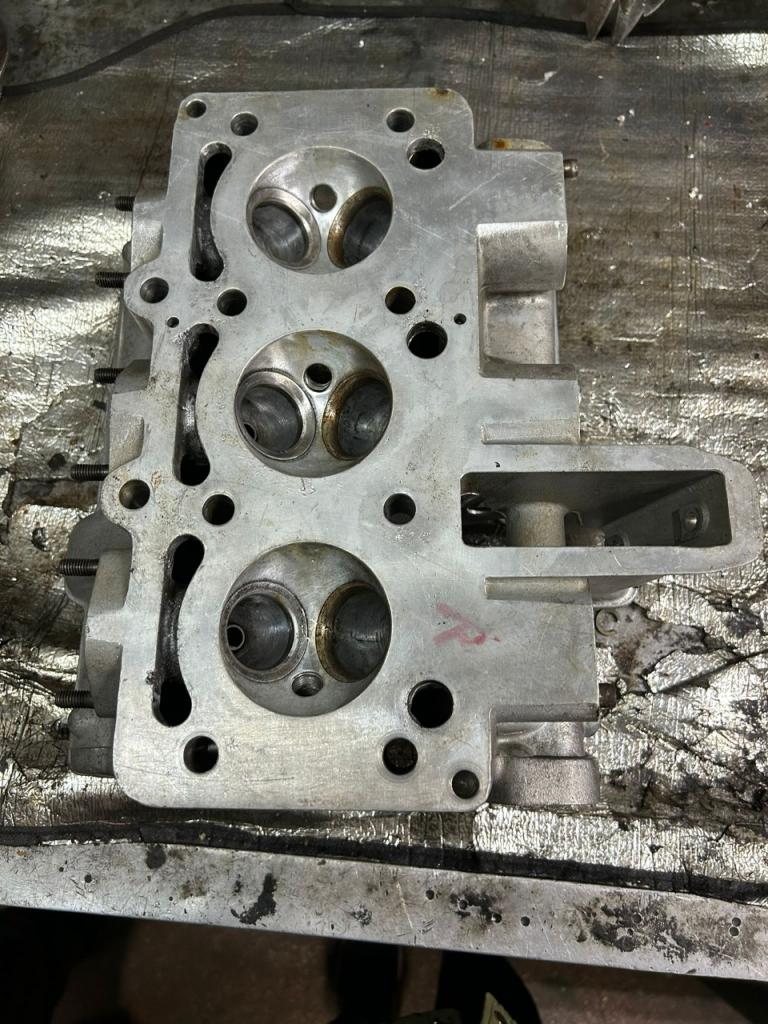 Culasse pour Citroen SM LesAnciennes.com