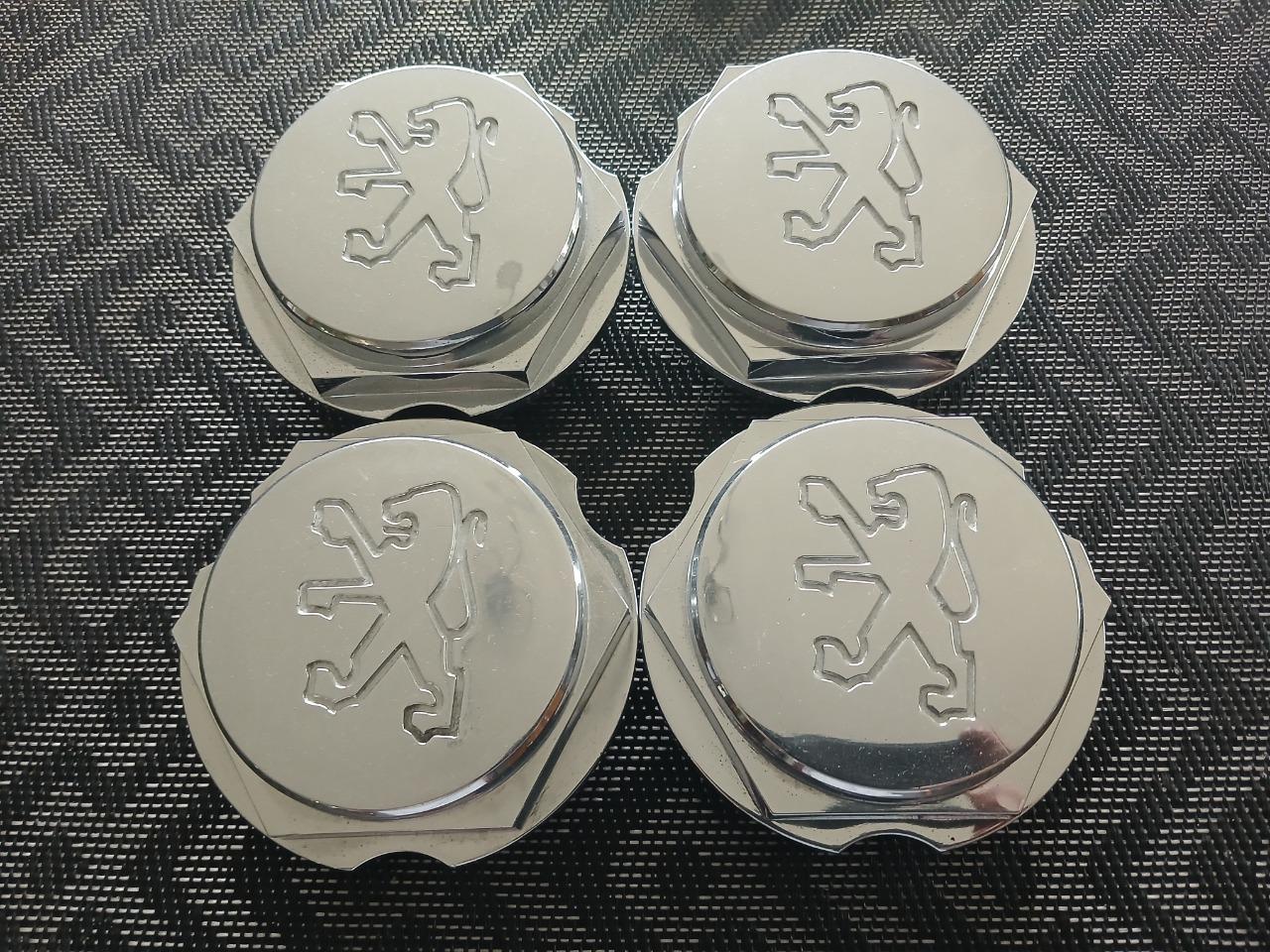 Caches centraux jantes aluminium AMIL PEUGEOT 304 LesAnciennes.com