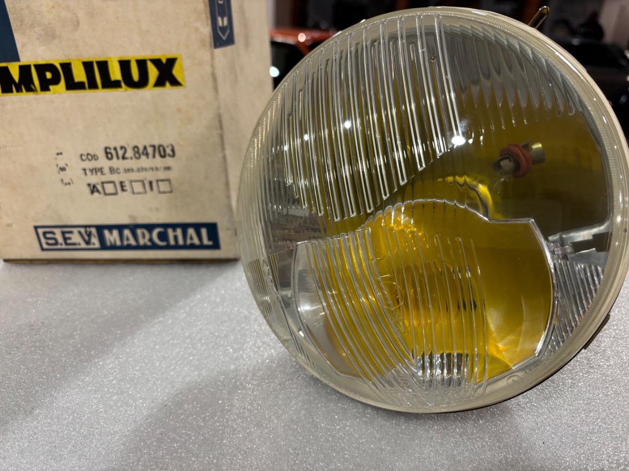 Optique de phare CITROEN DS LesAnciennes.com