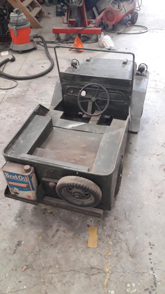 Jeep enfant a moteur LesAnciennes.com