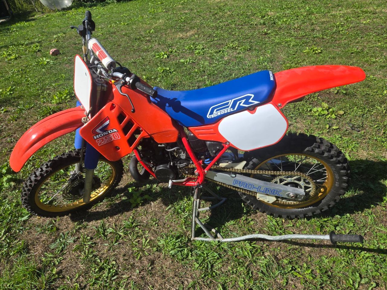 HONDA CRM 250 R - 1986 LesAnciennes.com