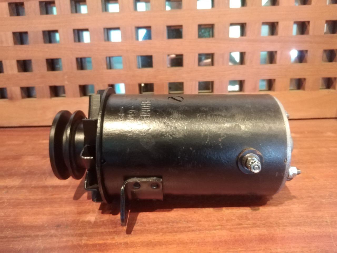 Dynamo RENAULT 4 (R4) LesAnciennes.com