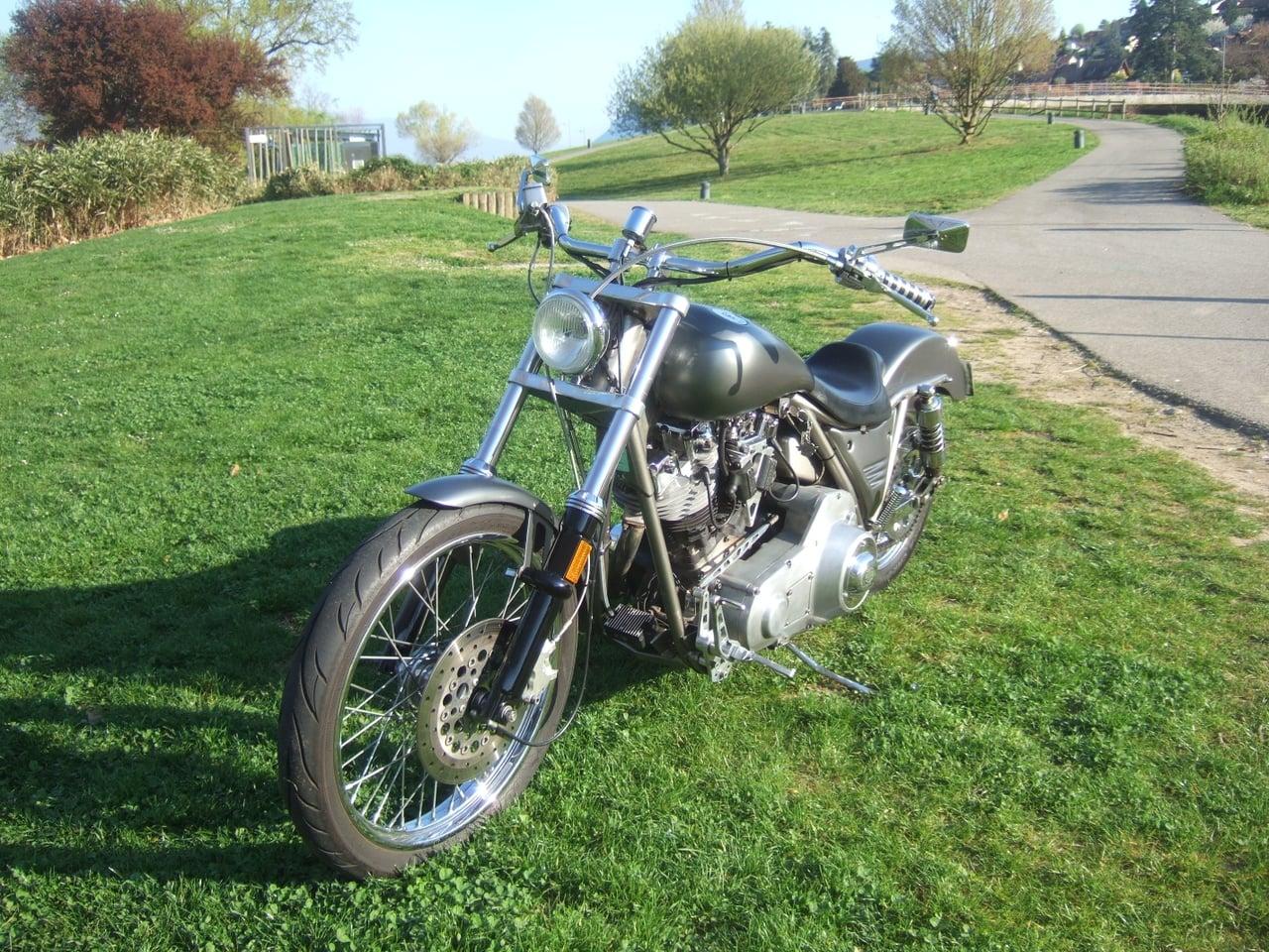 1982 Harley Davidson FXRS Lowrider Shovelhead LesAnciennes.com