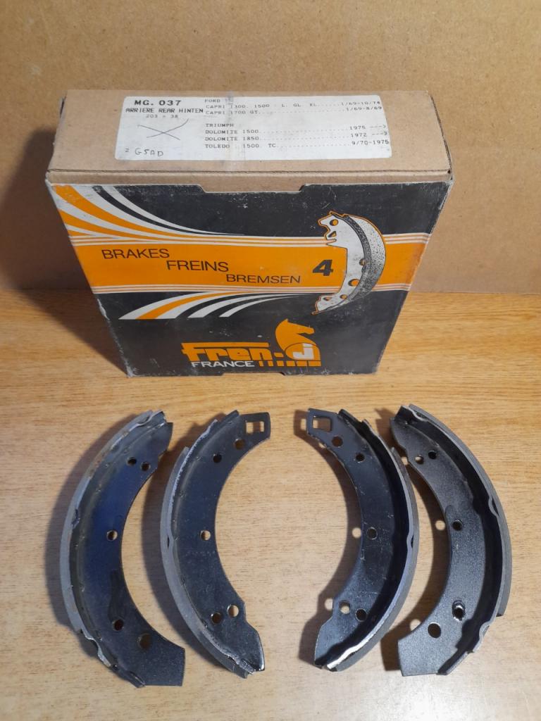 Mâchoires de frein arrière Ford Capri MKI TRIUMPH LesAnciennes.com