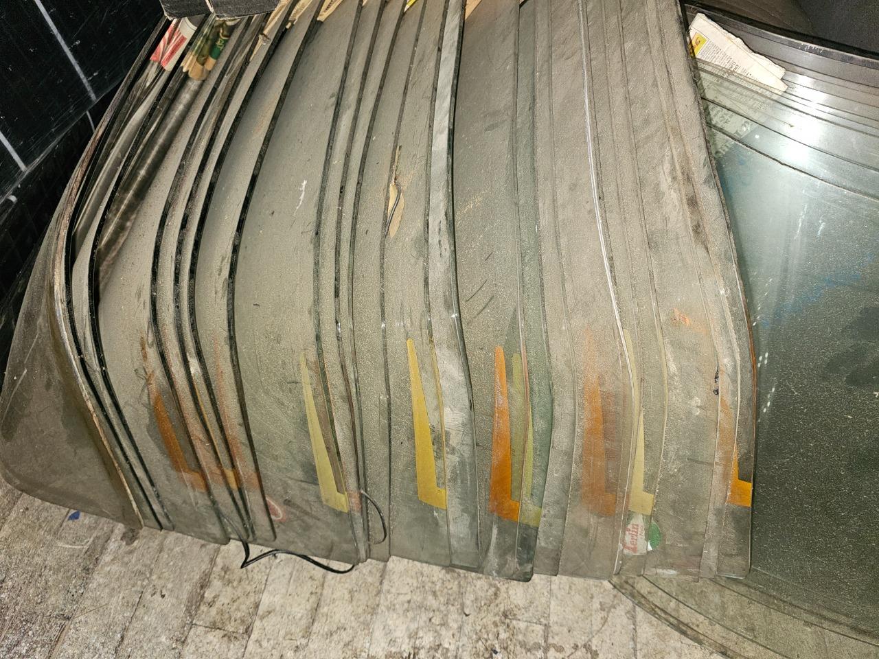 Pare brise , vitre , lunette arrière CITROEN DS LesAnciennes.com