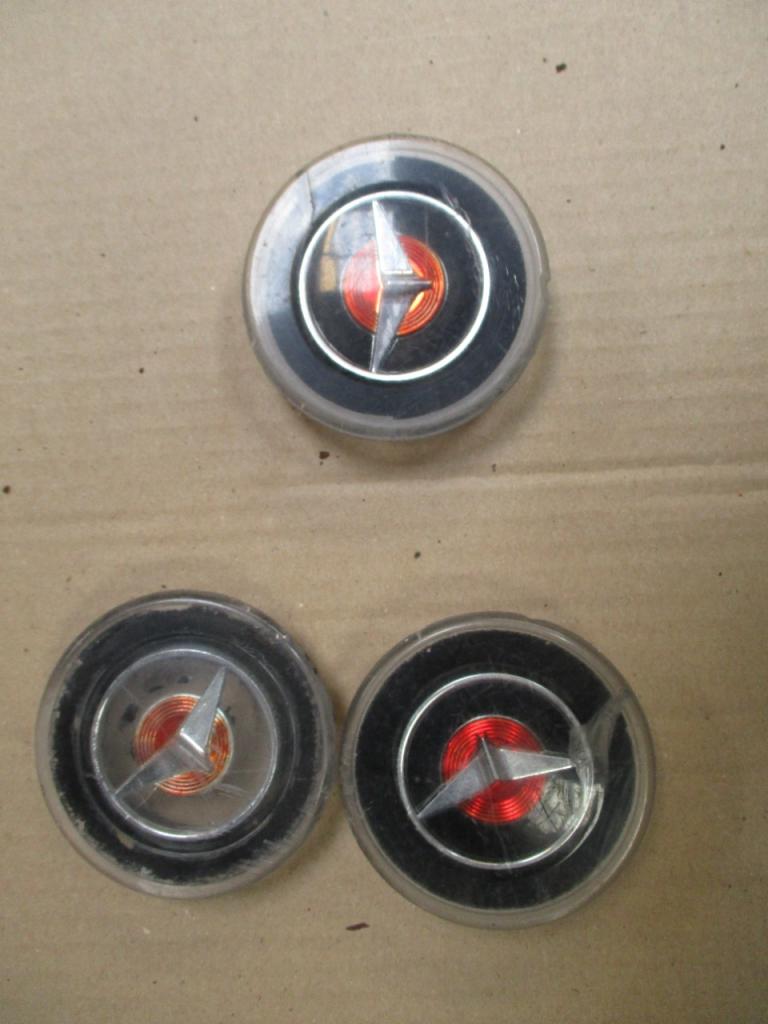 Centre enjoliveur PANHARD PL 17 LesAnciennes.com