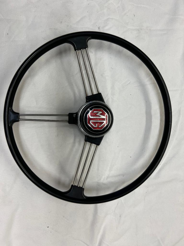 Volant d'origine pour MG MGB MK1 18mm LesAnciennes.com