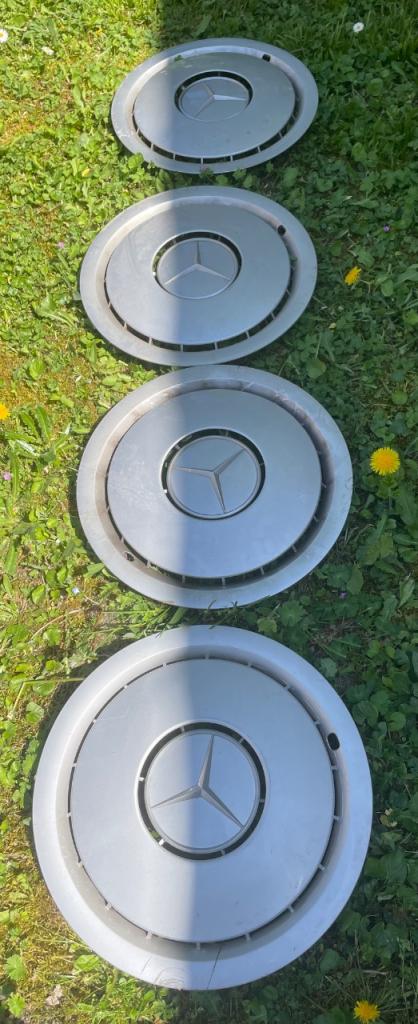 Enjoliveurs MERCEDES 300 E W124 LesAnciennes.com