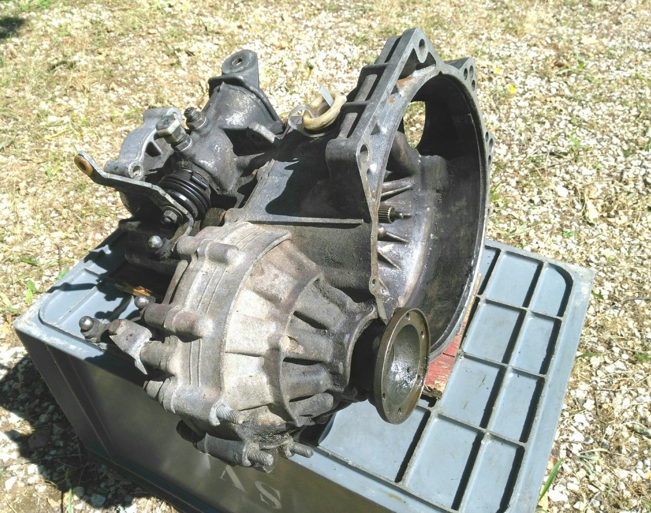 Boite de vitesse VOLKSWAGEN Golf Golf 1 LesAnciennes.com