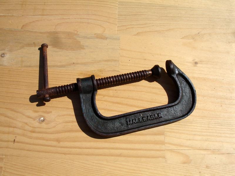 Serre joint Malleable N°4 de 4 pouces ancien LesAnciennes.com