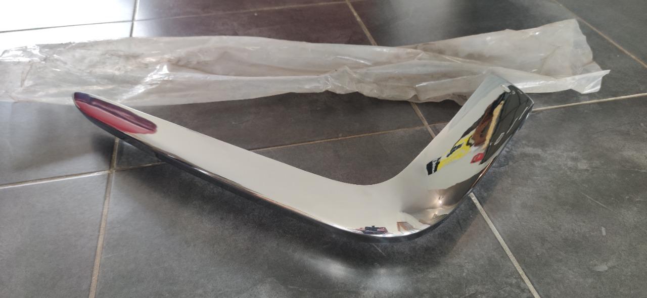 Crosse pare choc arrière gauche SIMCA 1301 1501 LesAnciennes.com