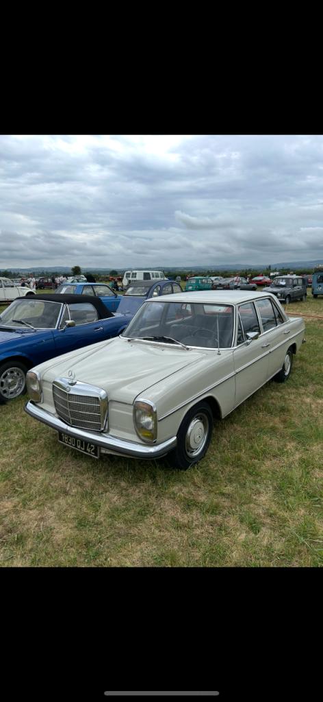 MERCEDES 220 D W115 - 1970 LesAnciennes.com