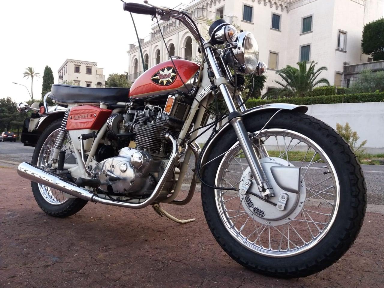 1971 BSA A75 Rocket 3 LesAnciennes.com
