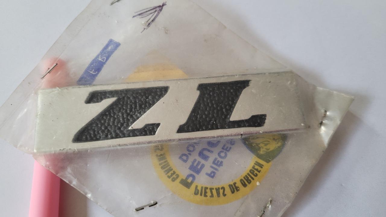 LOGO MONOGRAMME PEUGEOT 104 ZL LesAnciennes.com