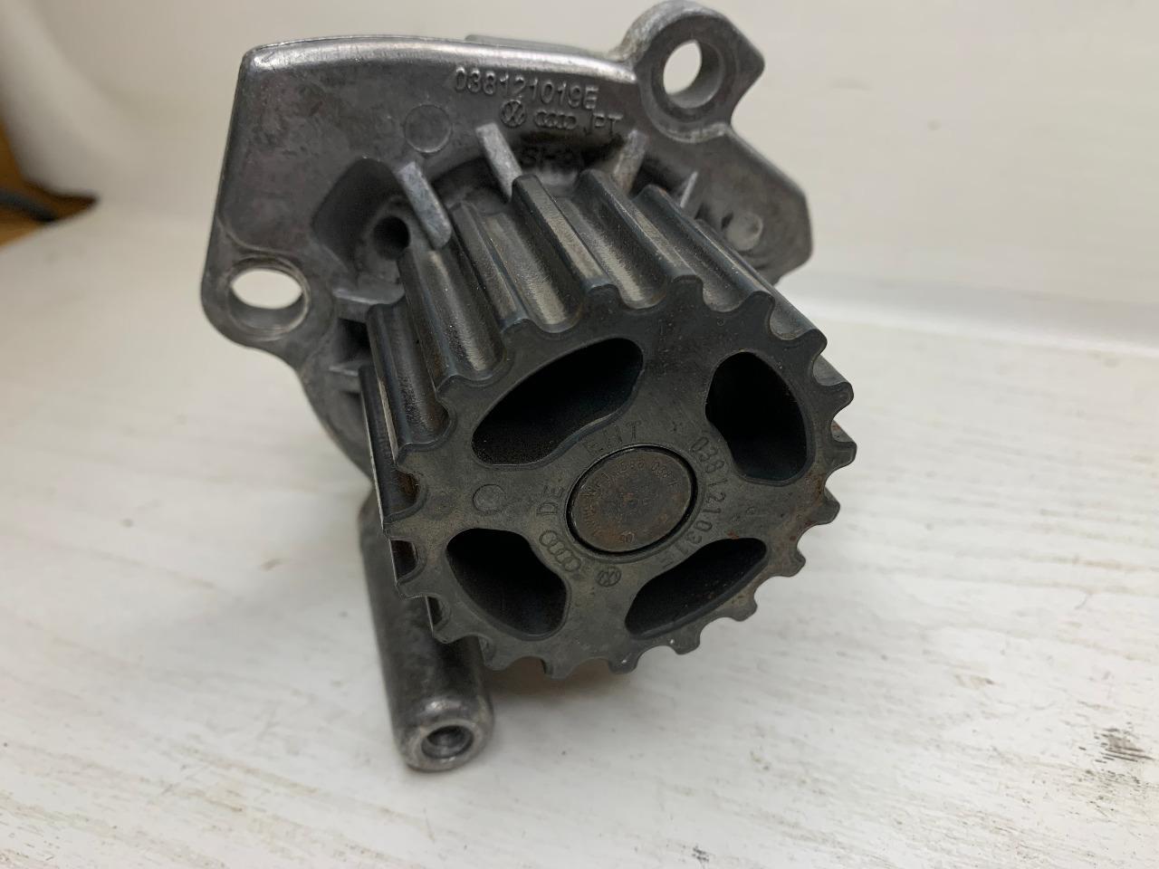 Pompe à eau AUDI A 4 - VOLKSWAGEN Passat B5 LesAnciennes.com