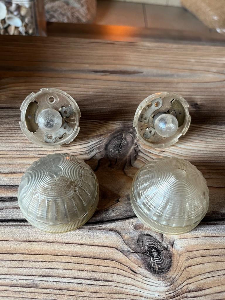 Lampes éclairages RENAULT Frégate LesAnciennes.com