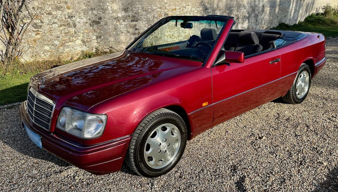 MERCEDES 200 E cabriolet - 1994 LesAnciennes.com
