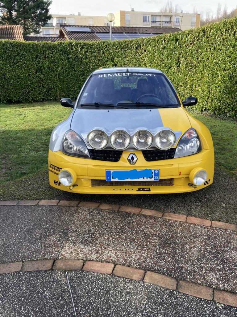 RENAULT Clio RS - 2001 LesAnciennes.com