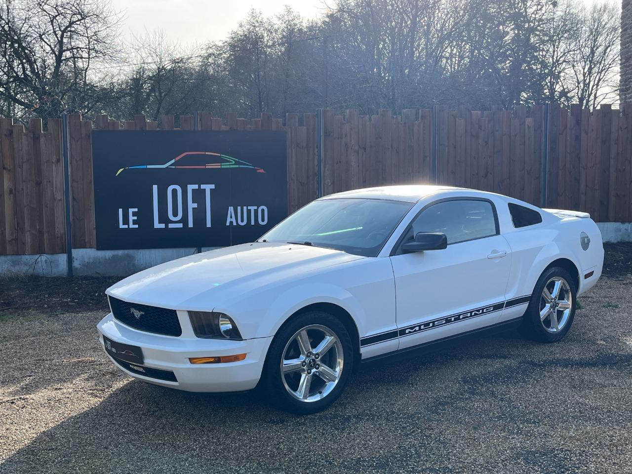 FORD Mustang V6 4.0L - 2008 LesAnciennes.com