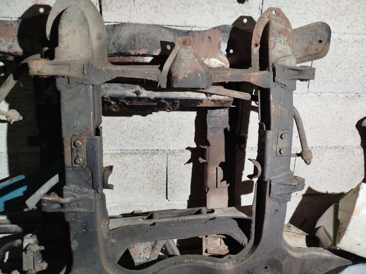 Berceaux PEUGEOT 204 LesAnciennes.com