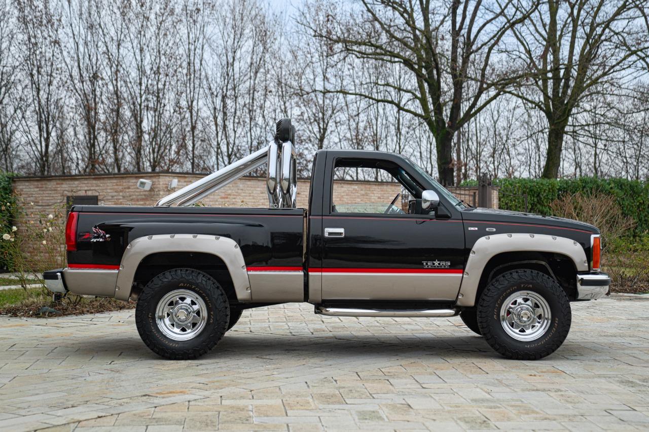 GMC Sierra SLX 5.7 L V8 - 1990 LesAnciennes.com