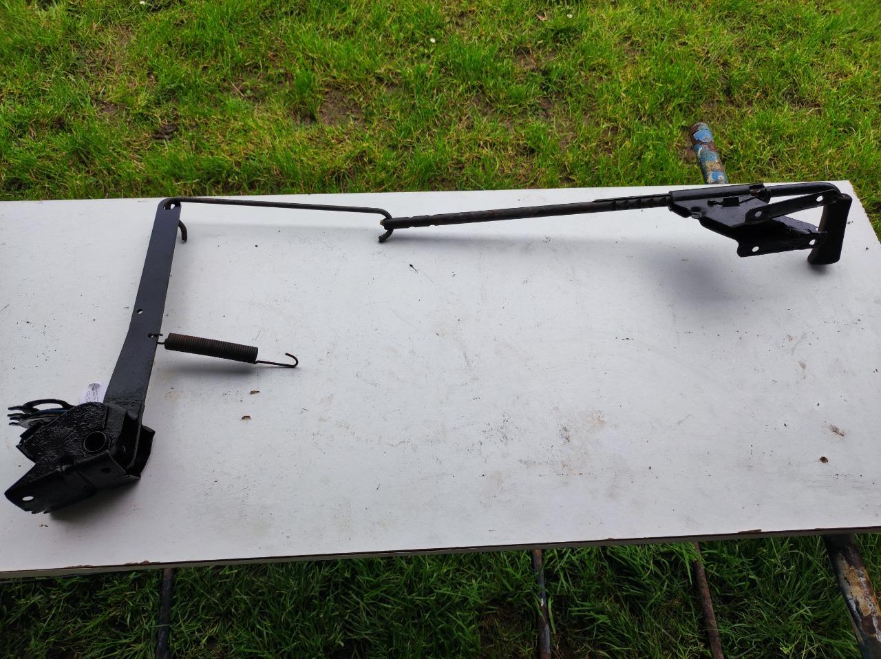 Frein a main RENAULT 4 (R4) Toute versions LesAnciennes.com