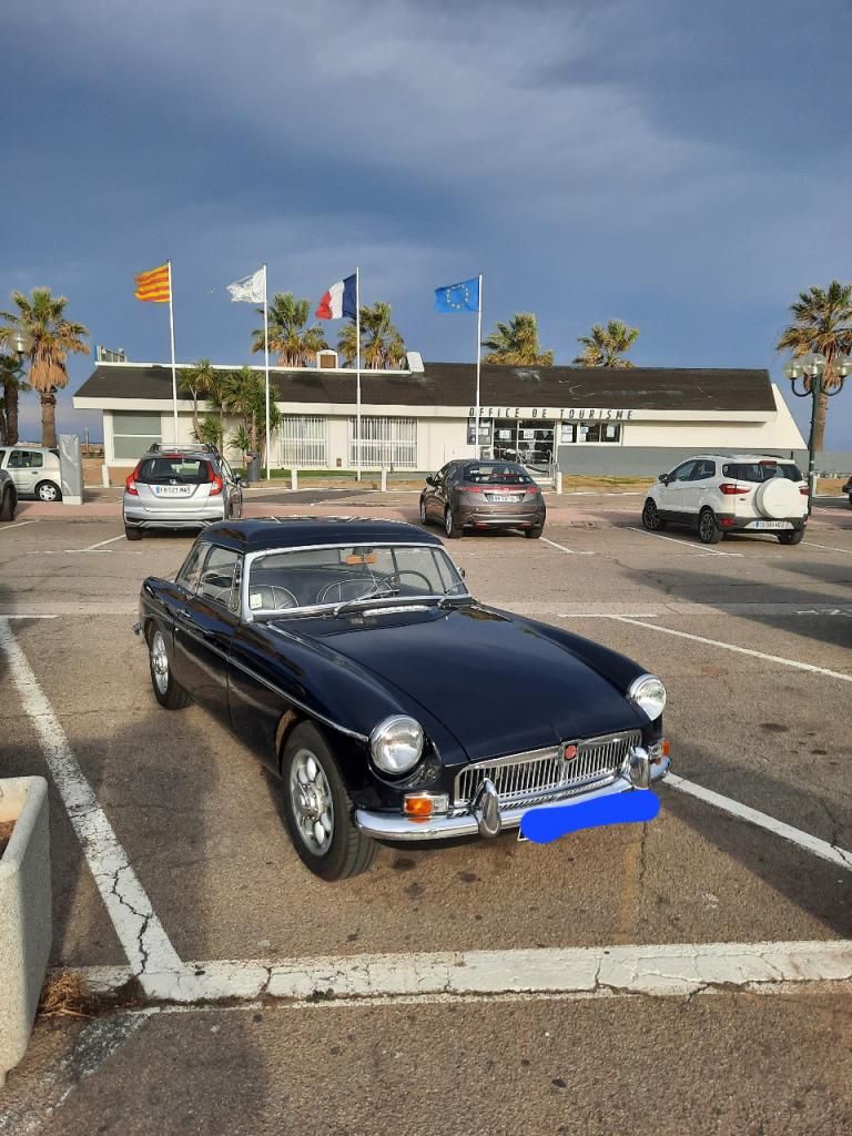 MG MGB Cabriolet - 1965 LesAnciennes.com