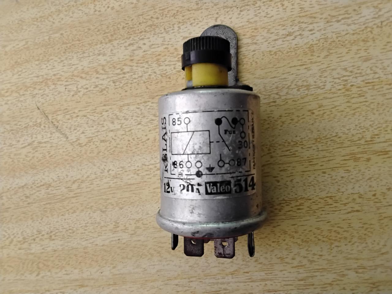 Relais 12v à 7 broches LesAnciennes.com