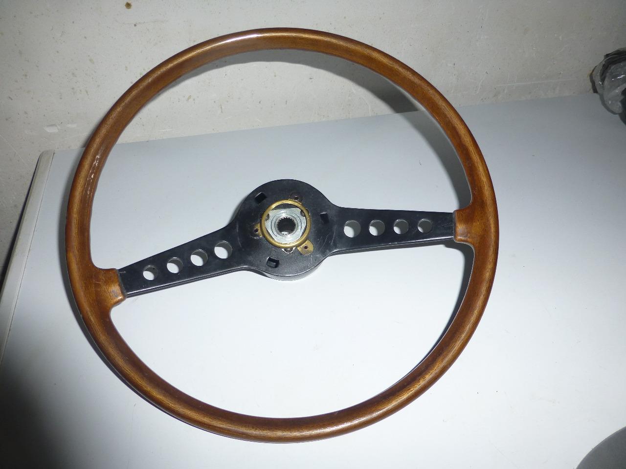 Lot de pièces FIAT 850 Spécial, coupé, spyd LesAnciennes.com